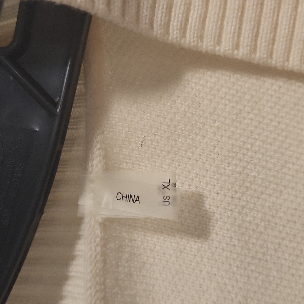 Elie Tahari Marino Wool Sweater - Picture 5 of 9